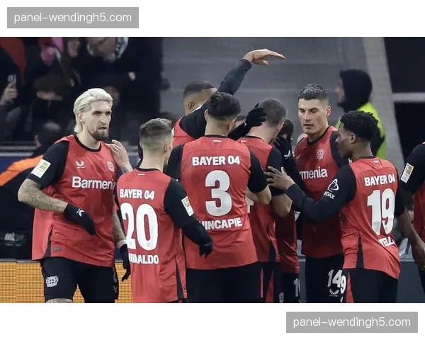 勒沃库森3-0完胜柏林联，维尔茨两传一射助球队重回榜首